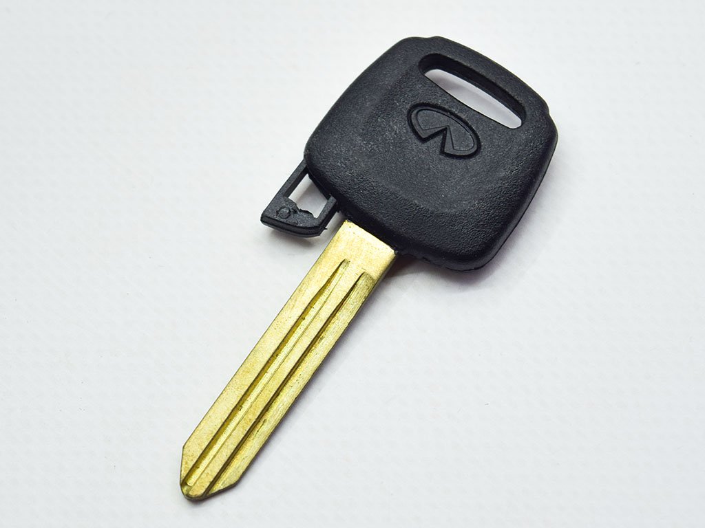 Корпус ключа з місцем під чіп Infiniti G20, I30, I35, QX4 та інші, лезо NSN14