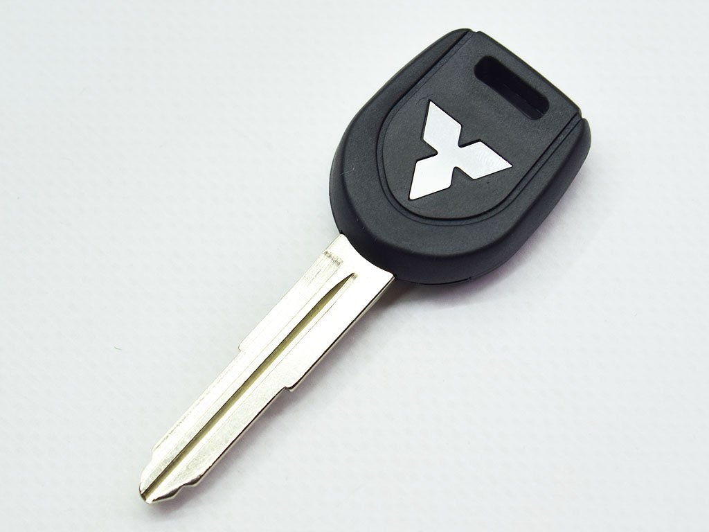 Корпус ключа з місцем під чіп Mitsubishi Mirage, Outlander, Pajero та інші, лезо MIT11R, тип 1