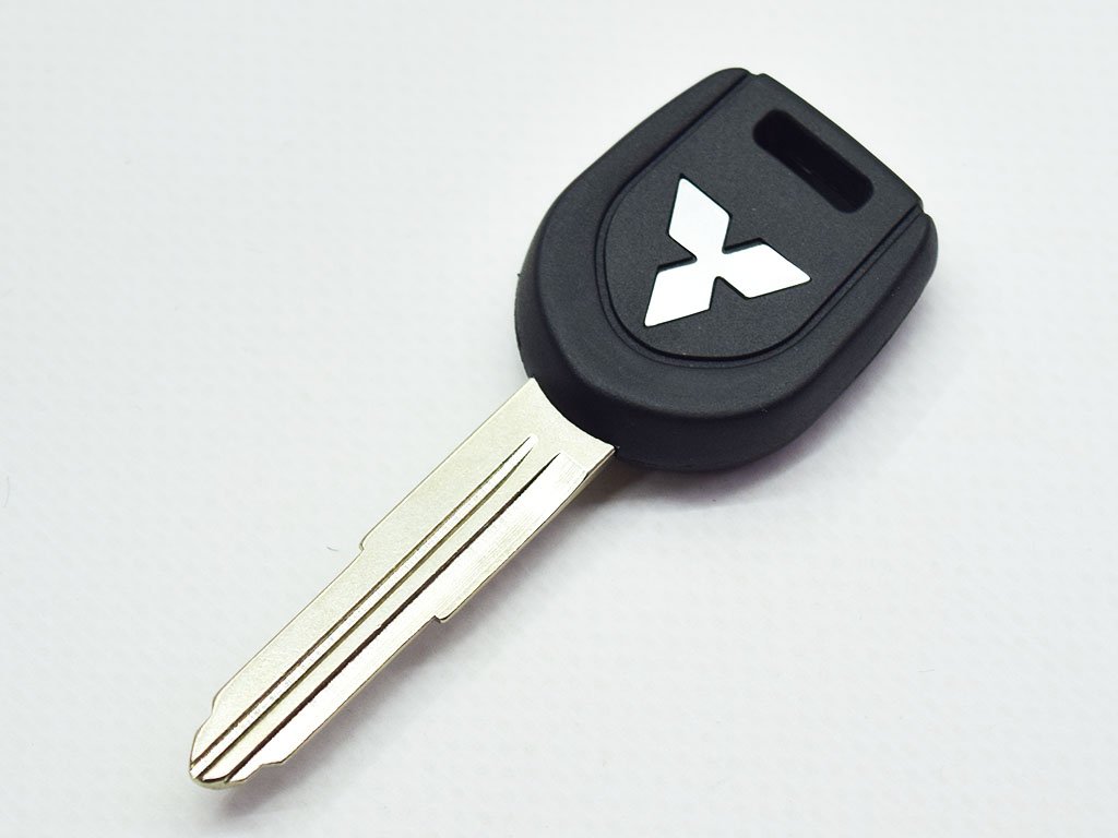 Корпус ключа з місцем під чіп Mitsubishi L200, Montero та інші, лезо MIT8, тип 1