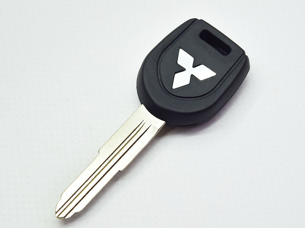 Корпус ключа з місцем під чіп Mitsubishi L200, Montero та інші, лезо MIT8, тип 1 - Зображення 2