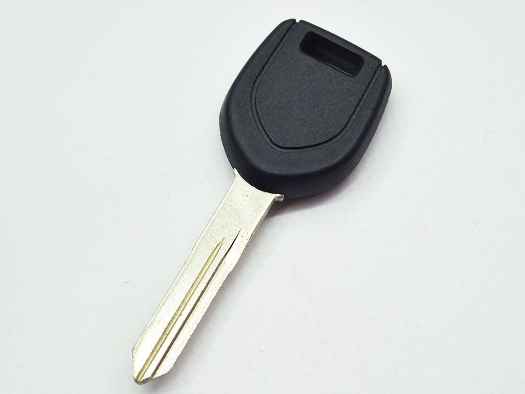 Корпус ключа з місцем під чіп Mitsubishi Raider та інші, лезо CY24