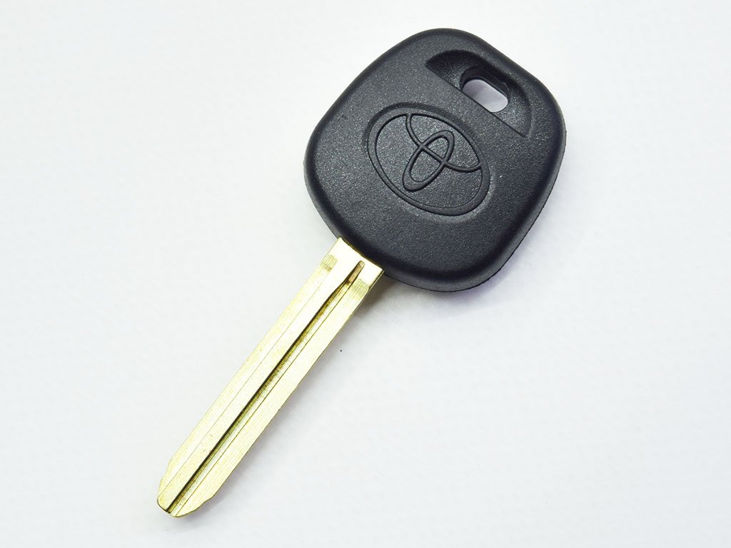 Корпус ключа з місцем під чіп Toyota Land Cruiser, Camry, Corolla та інші, лезо TOY43