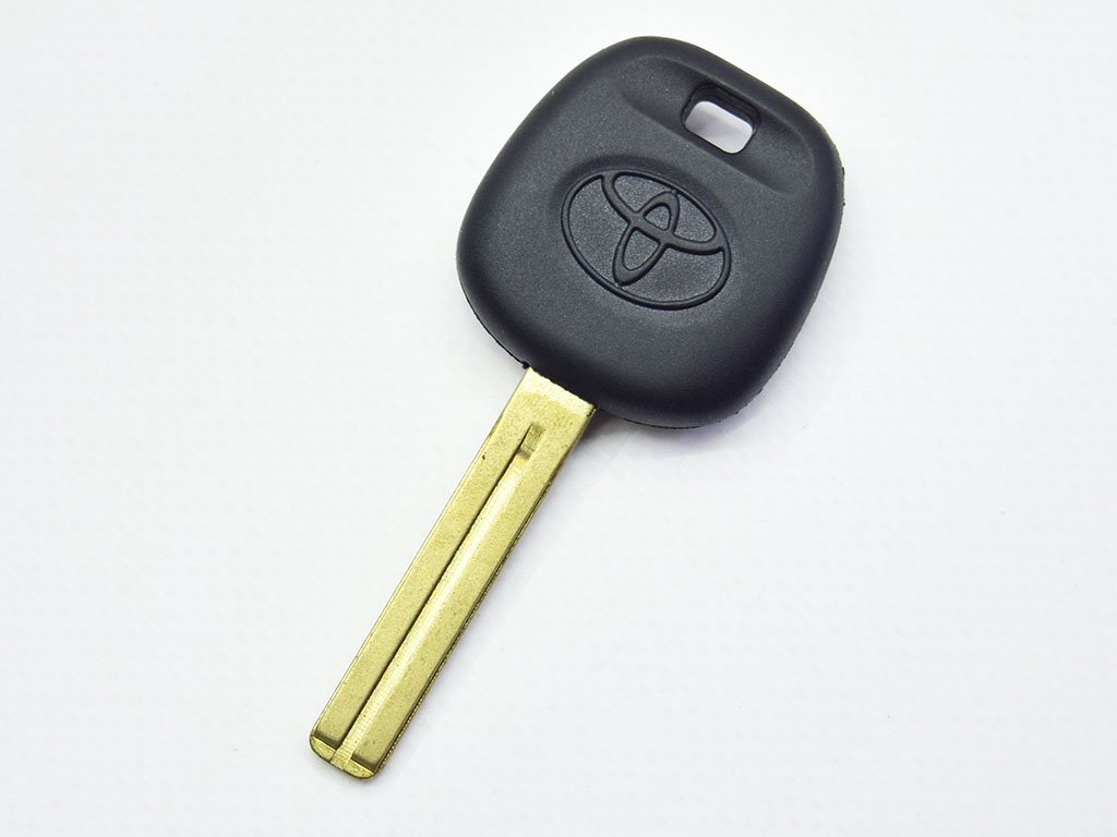 Корпус ключа з місцем під чіп Toyota Land Cruizer 100 та інші, лезо TOY48
