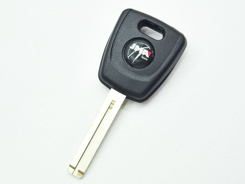 Корпус ключа з місцем під чіп Hyundai, KIA, Toyota та інші, лезо TP00KI-7P JMA