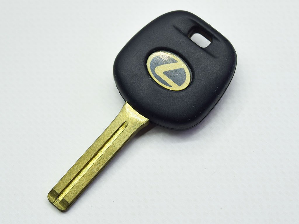 Корпус ключа з місцем під чіп Toyota Land Cruizer 100 та інші, лезо TOY48, тип 2