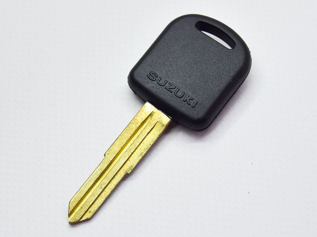 Корпус ключа з місцем під чіп Suzuki Alto та інші, лезо SZ12