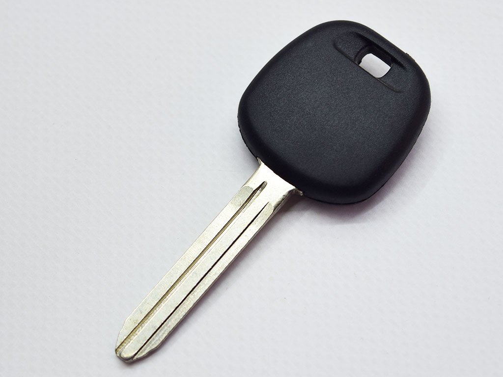 Корпус ключа з місцем під чіп Subaru, Isuzu, Great Wall та інші, лезо TOY43R