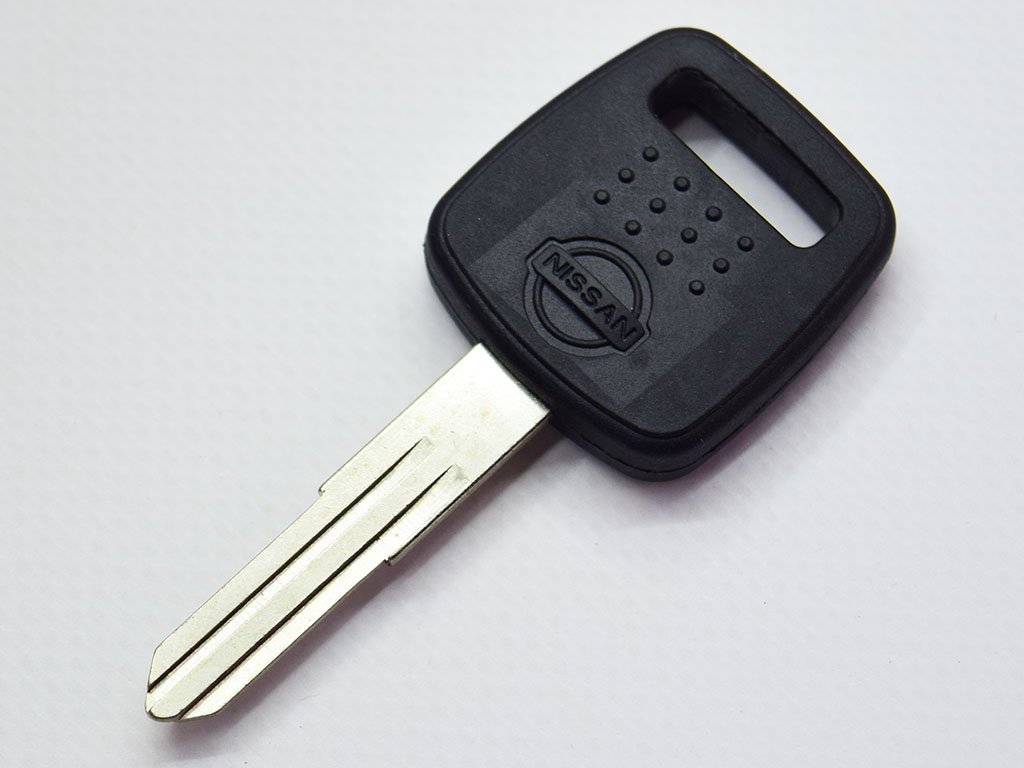 Корпус ключа з місцем під чіп Nissan Micra, Vanette та інші, лезо NSN11, без лого