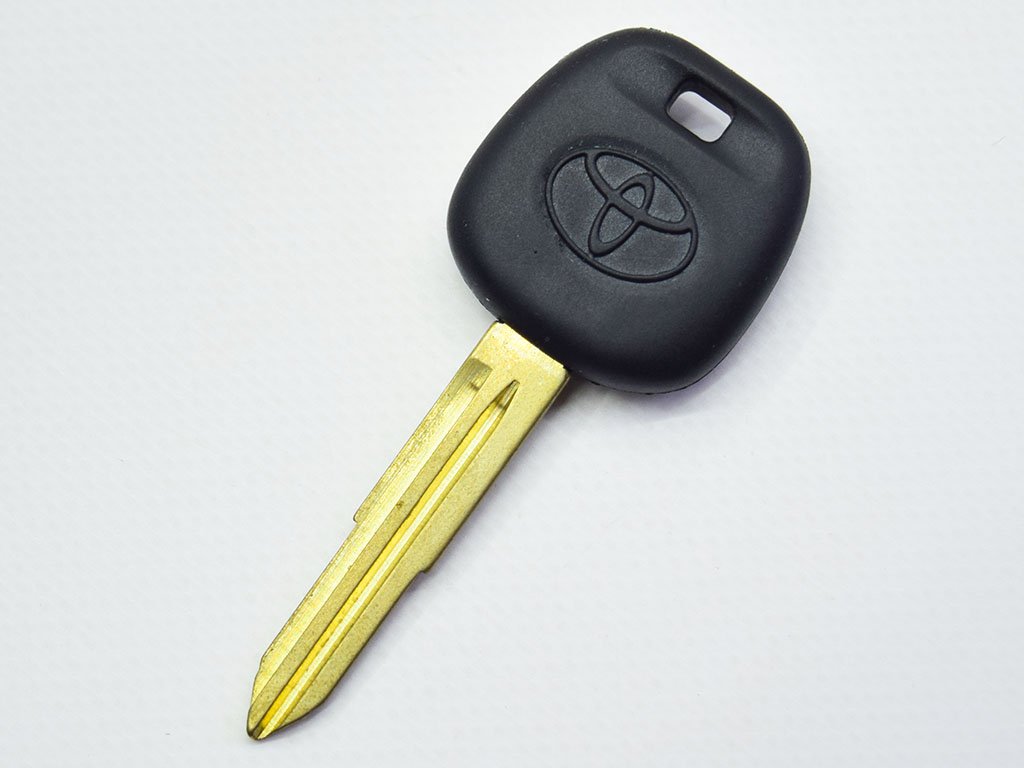 Корпус ключа з місцем під чіп Toyota Echo, Yaris, MR2 та інші, лезо TOY41R
