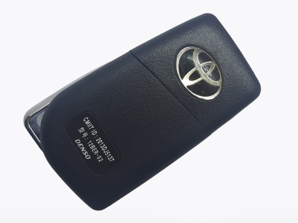 Корпус викидного ключа Toyota, 2+1 кнопки, з місцем під батарейку 2016, лезо TOY51 — изображение 3